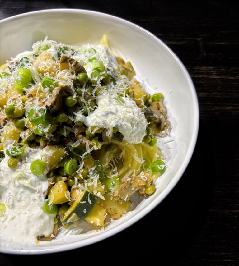 Spaghetti courgette champignon - Heerlijke romige pasta met champignons, courgette en stracciatella-kaas